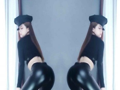 虎牙 猫的二十二 热舞视频 ♥紧身皮裤，翘臀诱惑♥ 这紧致的包裹感