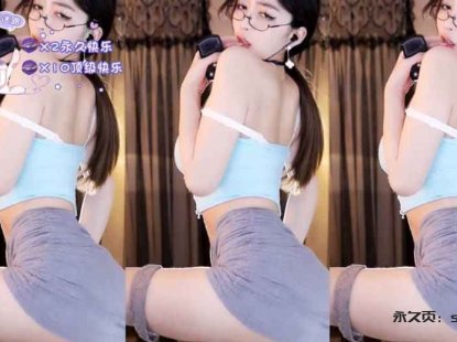 网易cc大奶尤物主播小燃燃大威天龙表情舞～疯狂诱惑，抖胸抖臀～