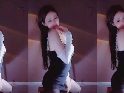 网易CC主播暴躁的曼妮热舞～跪地慢摇、观音坐莲、表情舞、眼神诱惑、有点金莲的味道了～